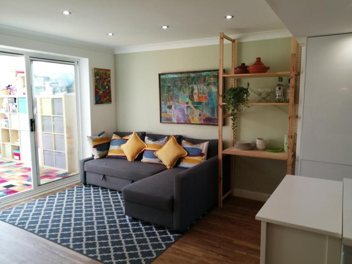 Spacious Townhouse With Sea Views Near Cardiffバリー エクステリア 写真