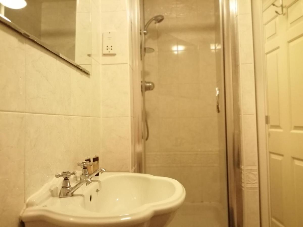 Spacious Townhouse With Sea Views Near Cardiffバリー エクステリア 写真