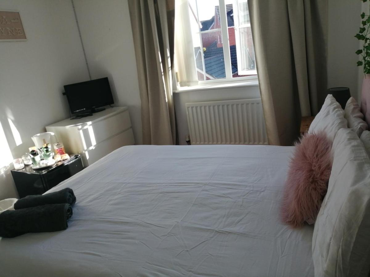 Spacious Townhouse With Sea Views Near Cardiffバリー エクステリア 写真