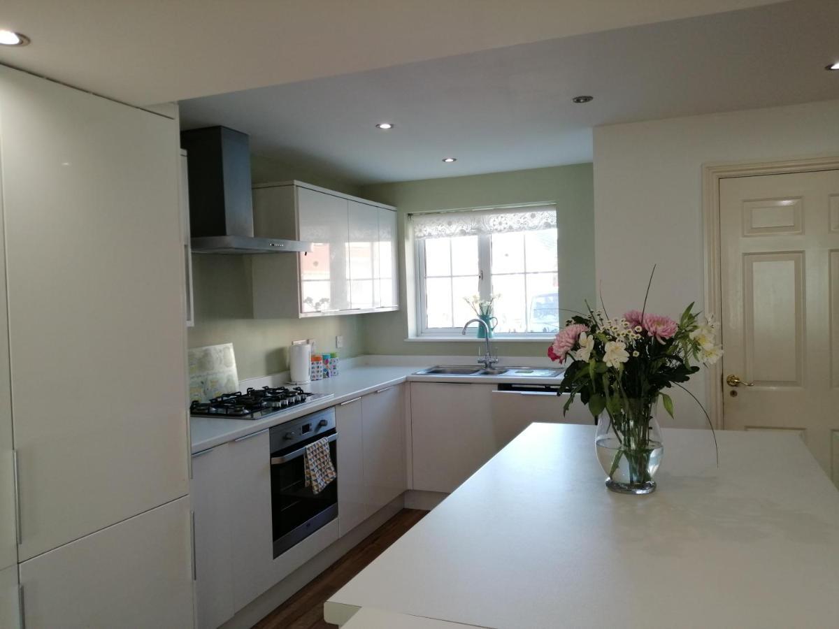Spacious Townhouse With Sea Views Near Cardiffバリー エクステリア 写真