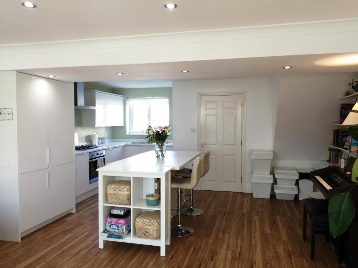 Spacious Townhouse With Sea Views Near Cardiffバリー エクステリア 写真
