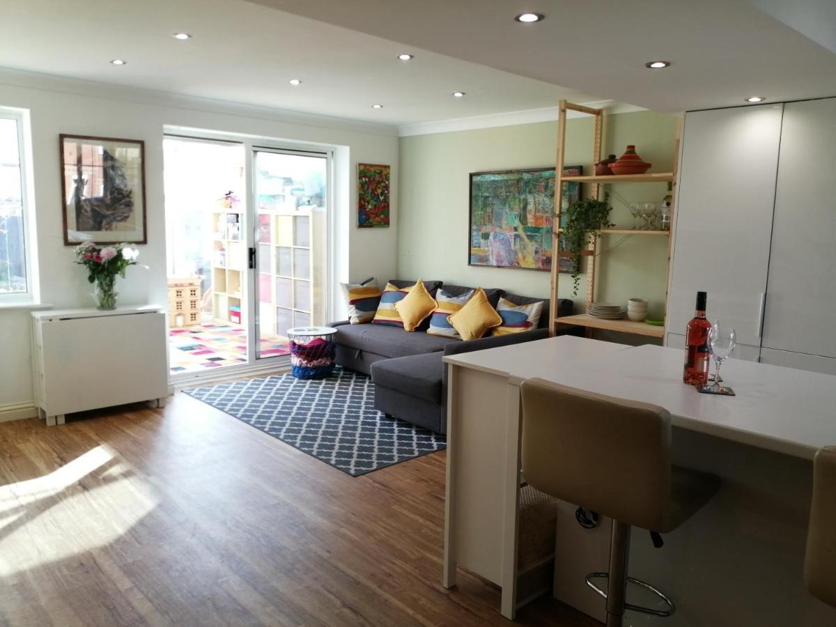 Spacious Townhouse With Sea Views Near Cardiffバリー エクステリア 写真